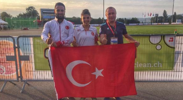 Genç atlet Esra Bayrak dünya şampiyonu oldu