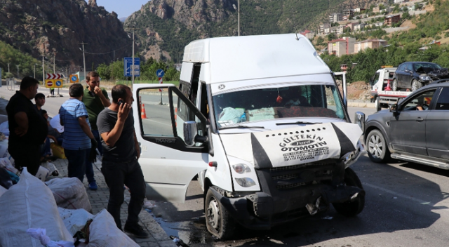 Gümüşhane&#039;de feci kaza: 26 yaralı