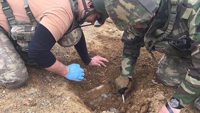 Hakkâri ve Mardin'de 4 el yapımı patlayıcı imha edildi Hakkâri ve Mardin'de 4 el yapımı patlayıcı imha edildi