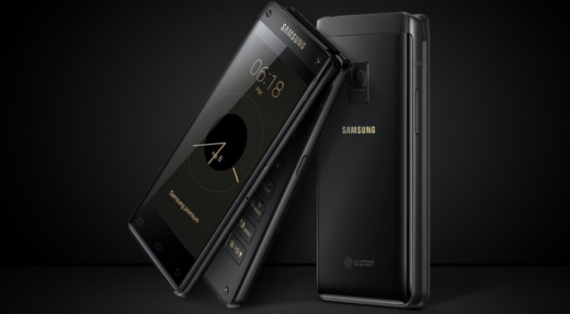 Kapaklı telefonlar geri döndü Kapaklı telefonlar geri döndü