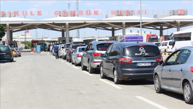 Kapıkule’de tatilcilerin dönüş yoğunluğu Kapıkule’de tatilcilerin dönüş yoğunluğu