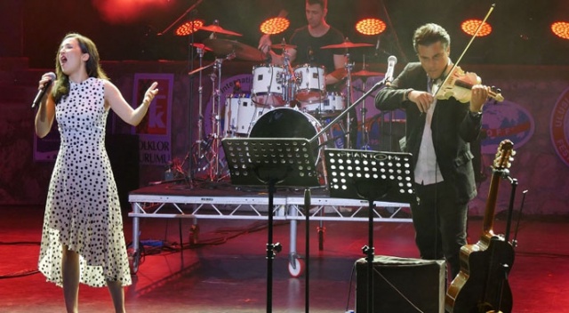 Kayahan, Büyükçekmece Festivali’nde şarkılarıyla anıldı