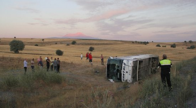Kayseri'de otobüs devrildi: 26 yaralı