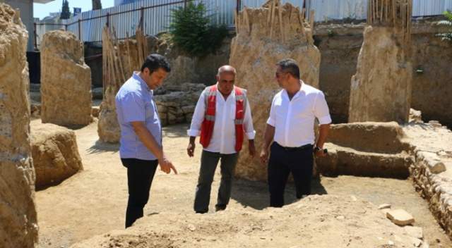 Marmaray kazısında tarihî mezar kalıntıları bulundu Marmaray kazısında tarihî mezar kalıntıları bulundu