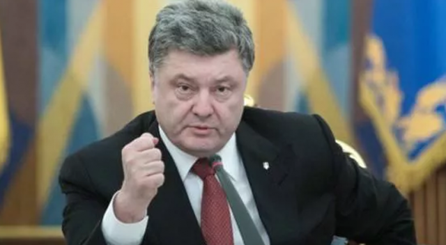 Poroşenko: Ateşkese uymaya devam ediyoruz