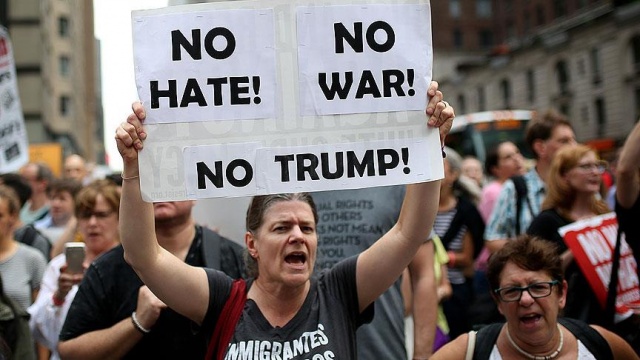 Silikon Vadisi'nde Trump ve ırkçılık karşıtı protesto Silikon Vadisi'nde Trump ve ırkçılık karşıtı protesto