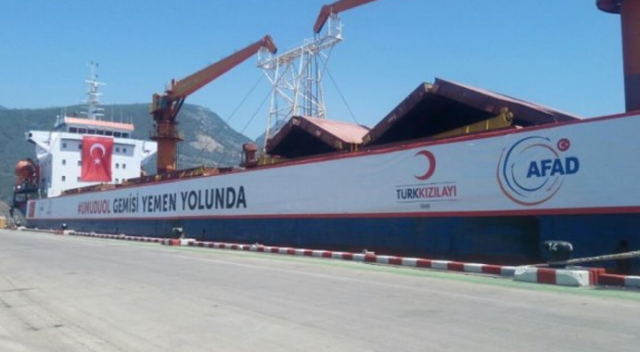 Türk Kızılayı Yemen'de un dağıttı Türk Kızılayı Yemen'de un dağıttı