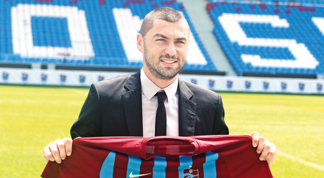 Yılmaz imzayı attı, kankasına övgüler yağdırdı