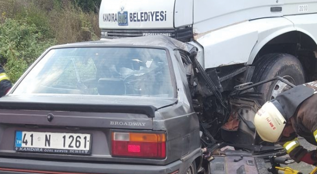 Hafriyat kamyonu ile otomobil çarpıştı: 1 ölü