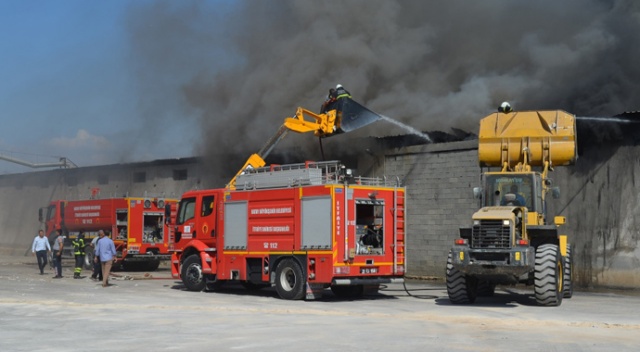 Hurdacı deposunda patlama oldu, 3 yaralı var