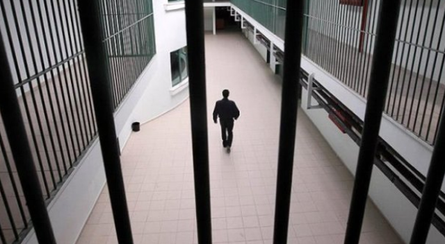 İngiltere'de yabancıların tutulduğu tutukevinde kötü muamele İngiltere'de yabancıların tutulduğu tutukevinde kötü muamele