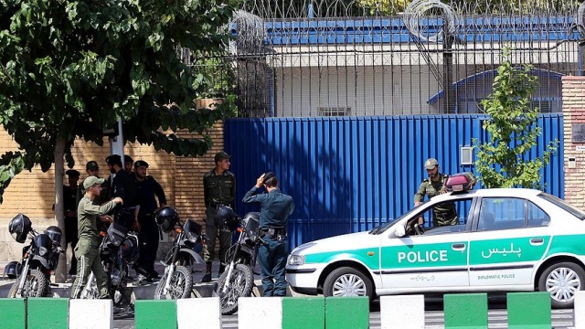 İran polisi mültecileri taşıyan araca ateş açtı: Çok sayıda ölü var