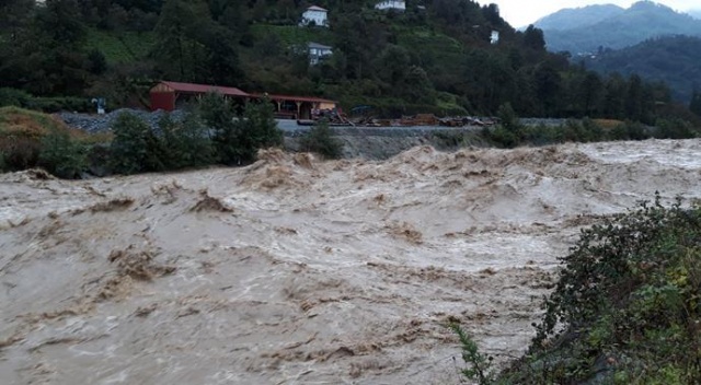 Artvin'de kuvvetli yağmur sele sebep oldu Artvin'de kuvvetli yağmur sele sebep oldu