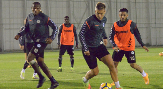 Atiker Konyaspor’da, Osmanlıspor mesaisi başladı