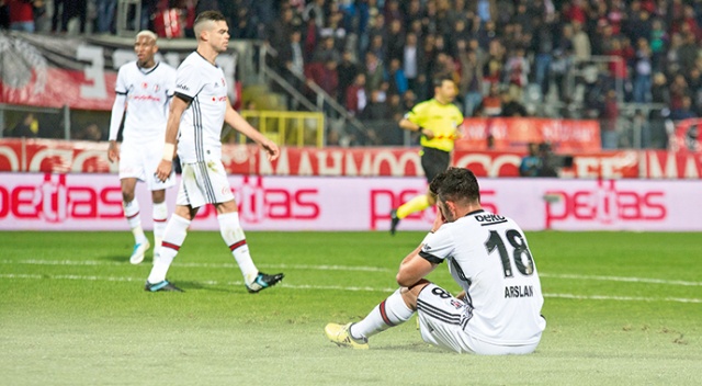Beşiktaş'ın bu sezon en büyük problemi yedek kulübesi oldu Beşiktaş'ın bu sezon en büyük problemi yedek kulübesi oldu