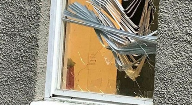 İsveç'te Müslümanlara ait anaokuluna taşlı saldırı İsveç'te Müslümanlara ait anaokuluna taşlı saldırı
