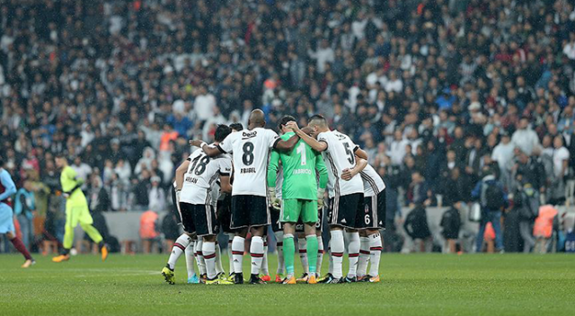 Kartal zirveden uzaklaştı