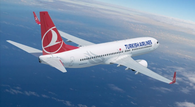 Kuş sürüsüne çarpan THY uçağı geri döndü