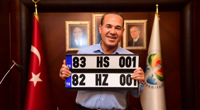 MHP'li başkan plakaları hazırladı MHP'li başkan plakaları hazırladı