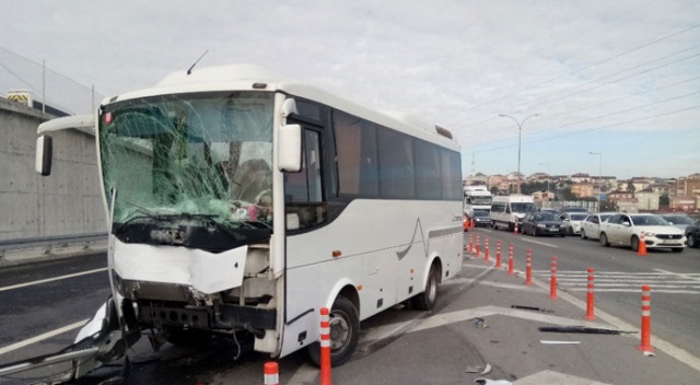 TEM otoyolundaki kaza trafiği kilitledi TEM otoyolundaki kaza trafiği kilitledi