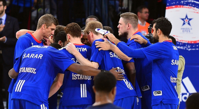 Anadolu Efes, ilk galibiyet için Baça deplasmanında
