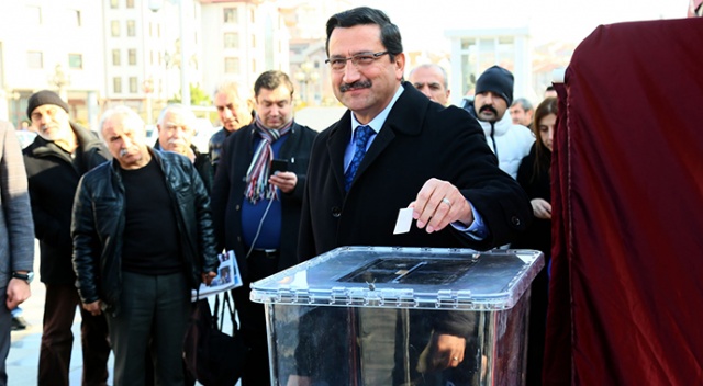 Ankara'da Cumhuriyet Kulesi için sandıklar kuruldu Ankara'da Cumhuriyet Kulesi için sandıklar kuruldu