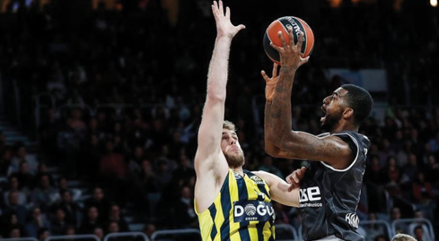 Fenerbahçe Doğuş, Brose Bamberg'i deplasmanda 80-57 mağlup etti