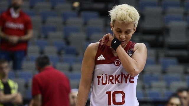 Işıl Alben, millî takım aday kadrosundan çıkarıldı Işıl Alben, millî takım aday kadrosundan çıkarıldı