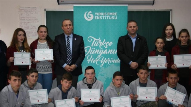 Kosova'da Türkçe kursu sertifikaları dağıtıldı Kosova'da Türkçe kursu sertifikaları dağıtıldı