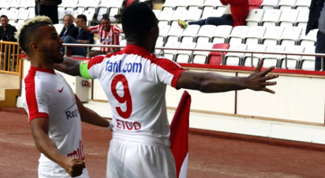 Samuel Eto&#039;o, iç sahadaki maçlarda rakipleri affetmiyor