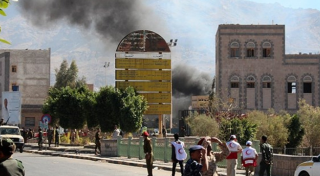 Yemen'de silah deposu patladı: 15 ölü Yemen'de silah deposu patladı: 15 ölü