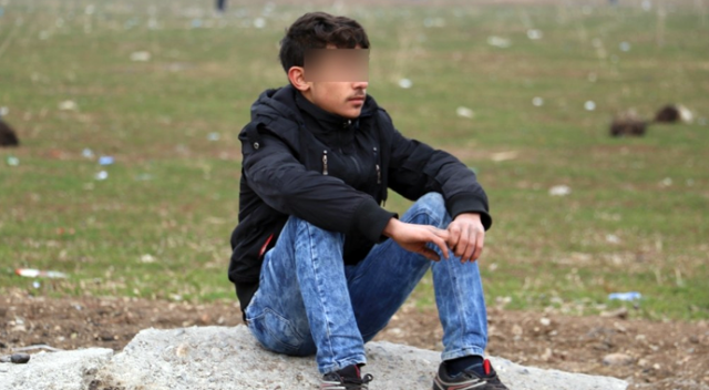 Anne ve babası sık sık kavga eden çocuktan açlık grevi Anne ve babası sık sık kavga eden çocuktan açlık grevi