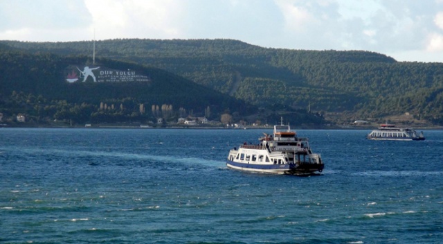 Çanakkale Boğazı&#039;nda ulaşıma fırtına engeli
