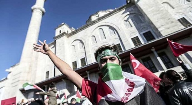 Fatih Camisi'nde Kudüs protestosu Fatih Camisi'nde Kudüs protestosu