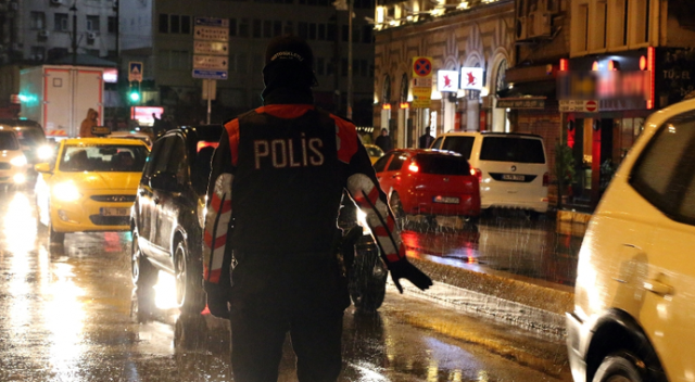 İstanbul’da bin 200 polisle ‘Yeditepe Huzur’ uygulaması İstanbul’da bin 200 polisle ‘Yeditepe Huzur’ uygulaması