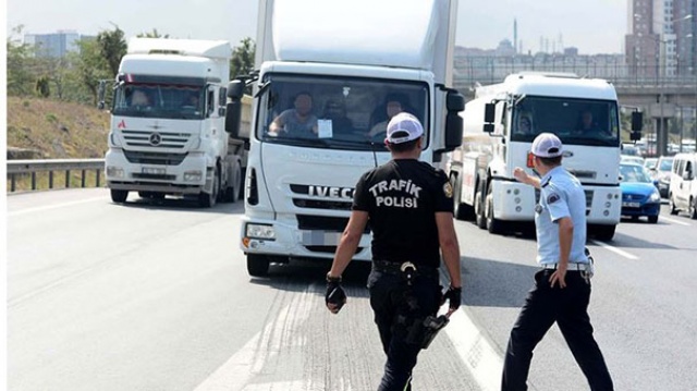 İstanbul'da yasak başladı, 24 saat sürecek İstanbul'da yasak başladı, 24 saat sürecek