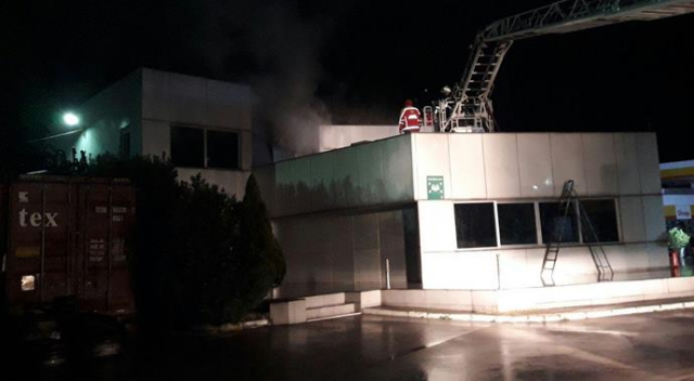 Kocaeli'de akaryakıt istasyonunda yangın Kocaeli'de akaryakıt istasyonunda yangın