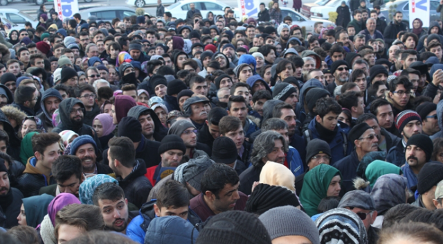 Konya’da mağaza açılışında izdiham Konya’da mağaza açılışında izdiham