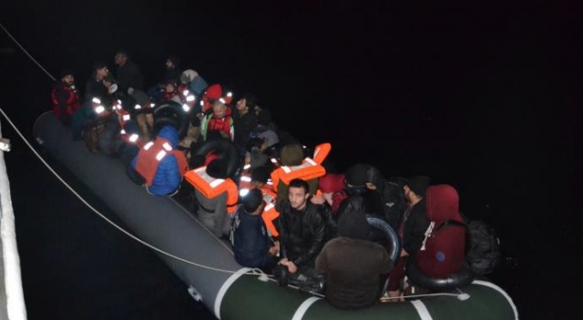 Yunan adalarına geçmek isteyen 51 kaçak göçmen yakalandı Yunan adalarına geçmek isteyen 51 kaçak göçmen yakalandı