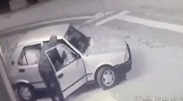 Ankara'da tuhaf olay! Çaldığı ayıcıkla ön koltukta oturdu Ankara'da tuhaf olay! Çaldığı ayıcıkla ön koltukta oturdu