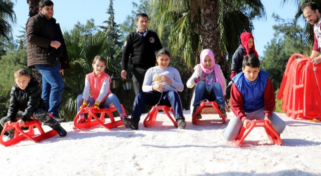 Antalya’ya havadan yağmayan kar, karadan getirildi Antalya’ya havadan yağmayan kar, karadan getirildi
