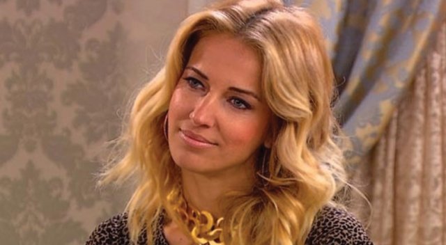 Burcu Esmersoy, makyajsız yakalandı Burcu Esmersoy, makyajsız yakalandı