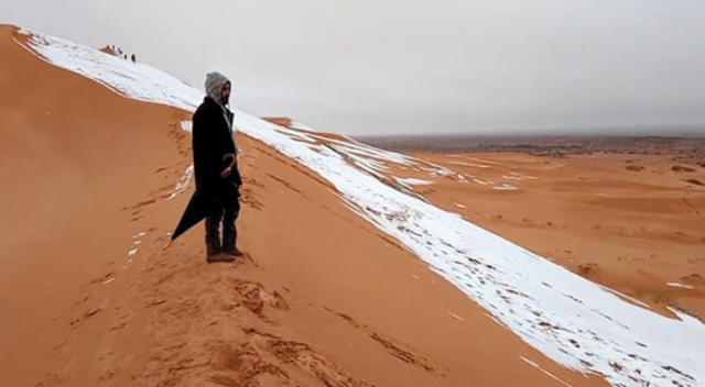 Dünya şaşırdı... Çöle yine kar yağdı! Dünya şaşırdı... Çöle yine kar yağdı!