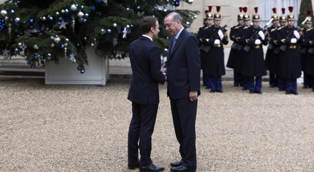 Erdoğan&#039;ın ziyareti ırkçı Le Pen&#039;i rahatsız etti