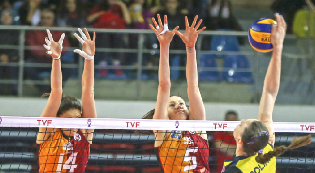 Galatasaray, Fenerbahçe'yi deplasmanda set vermeden yendi Galatasaray, Fenerbahçe'yi deplasmanda set vermeden yendi