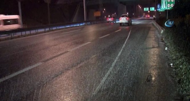 İstanbul’da yer yer kar yağışı etkili oluyor