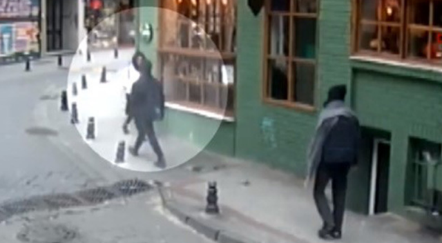 Kadıköy’de liseli kıza yumruk atan saldırgan yeniden gözaltına alındı Kadıköy’de liseli kıza yumruk atan saldırgan yeniden gözaltına alındı