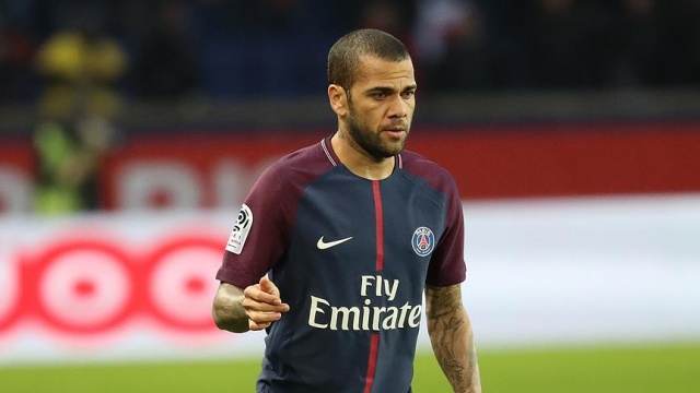 PSG'li Alves'e 3 maç ceza PSG'li Alves'e 3 maç ceza