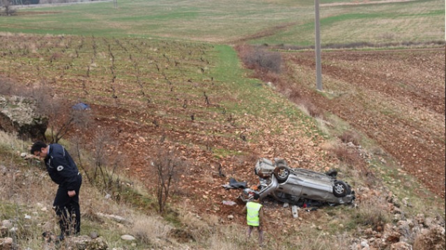 Şarampole uçan otomobilden fırlayarak hayatını kaybetti Şarampole uçan otomobilden fırlayarak hayatını kaybetti