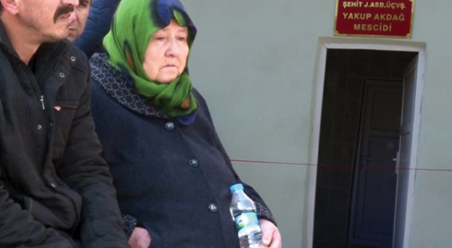Şehidin temelini attığı mescidin açılışını annesi yaptı